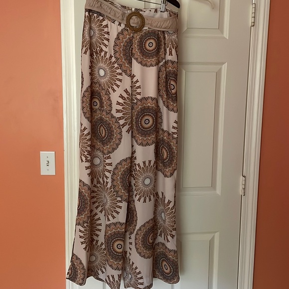 Wide legged pants - Picture 1 of 11